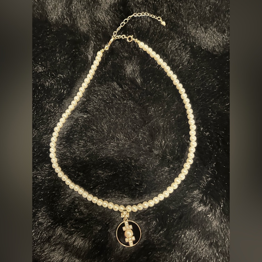 SHB Faux Pearl Necklace
